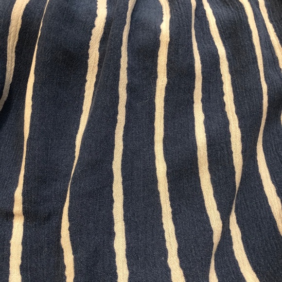 Forever 21 off the shoulder top - Picture 5 of 8